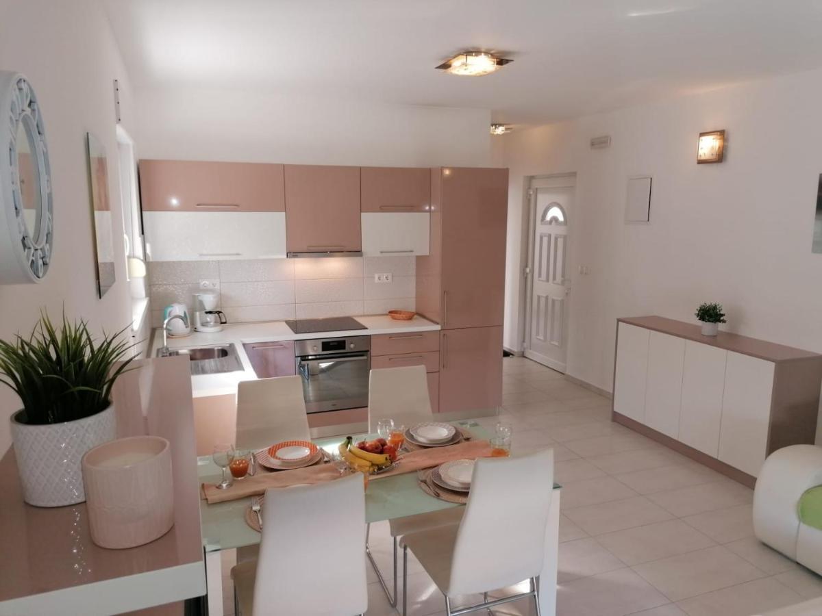 טרוגיר Apartment Mali San מראה חיצוני תמונה